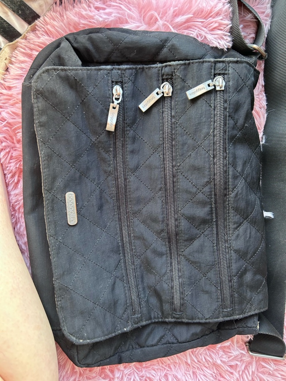 Baggallini Black Quilted Crossbody with Logo Plaque